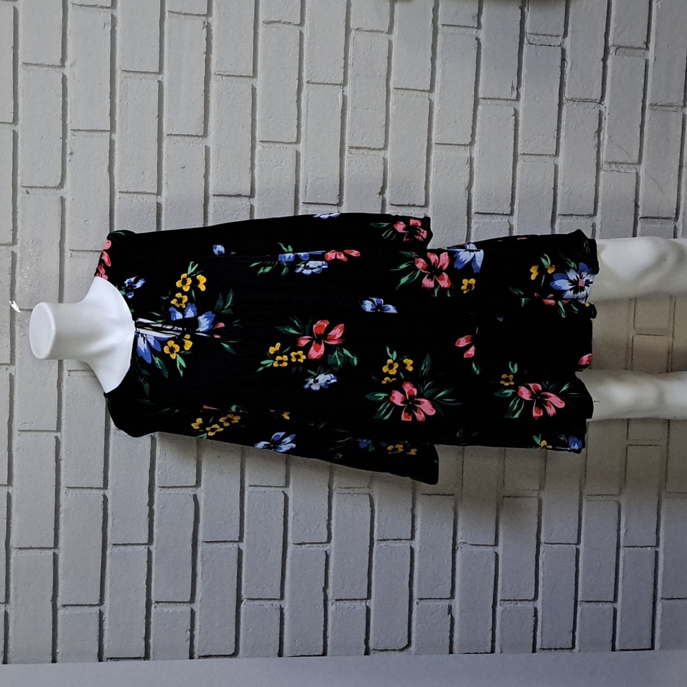 Old Navy Black Floral Tie /W Tassel Long Sleeve Dress. Sze Medium NWOT